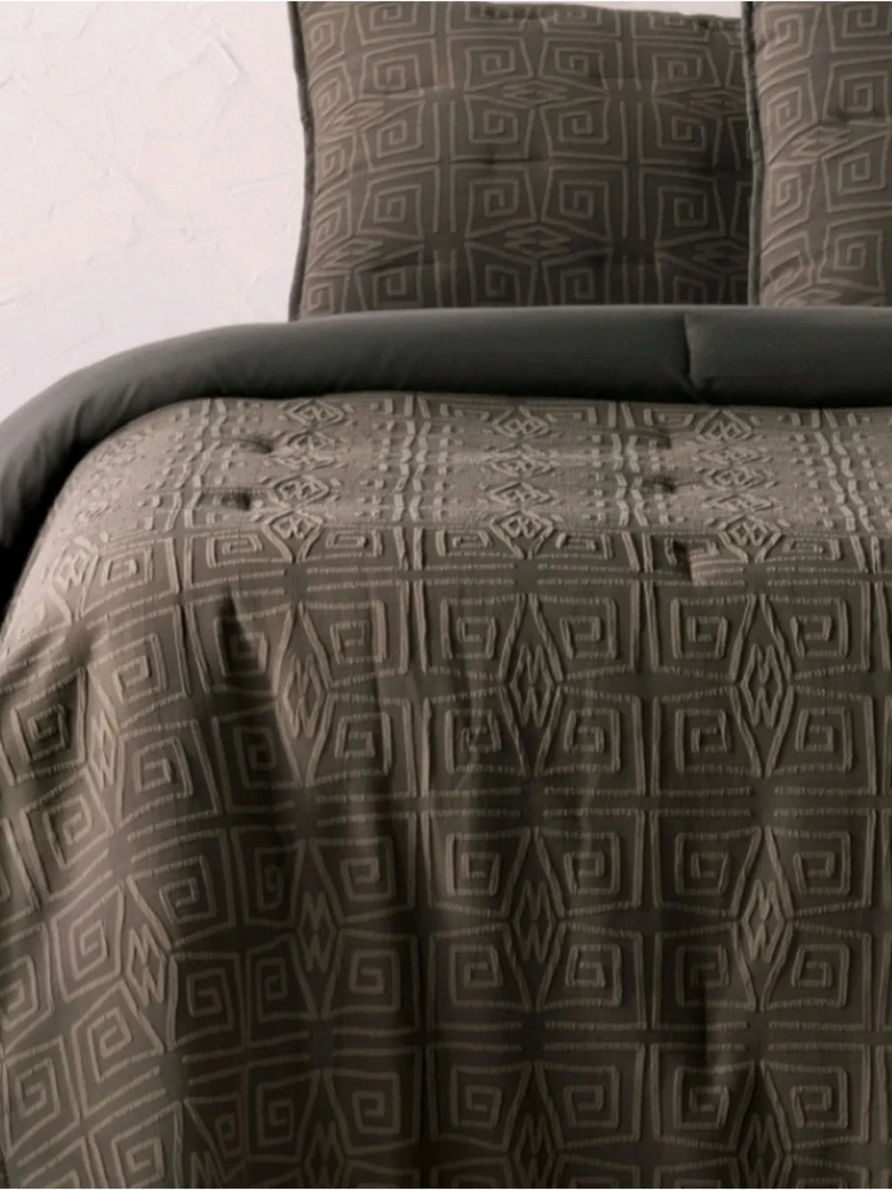 Opalhouse Elegant Reversible Quilt Set in Charcoal Gray - Home Bedding.Full size